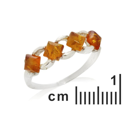 Ring met natuurlijke cognac barnsteen uit de Oostzee, in 925 gerhodineerd zilver