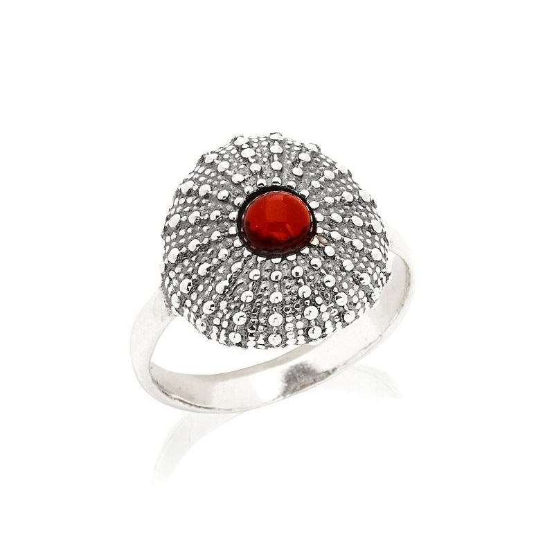 Ring mit natürlichem Cognac-Bernstein aus der Ostsee, rund, aus gealtertem Silber 925
