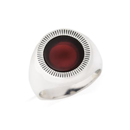Ring met natuurlijke cognac amber uit de Baltische Zee, gemaakt van verouderd zilver 925