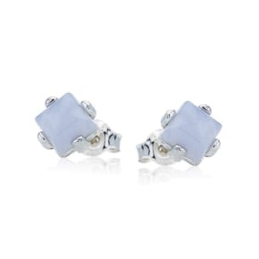 Clous d'oreilles avec agate blue lace naturelle carrée, en argent rhodié 925