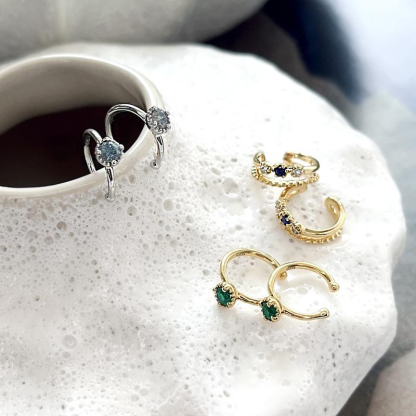 Piercing cu onix verde natural, din aurit 925