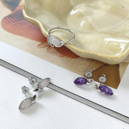 Clous d'oreilles avec quartz rose naturel, en argent rhodié 925