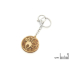 Kat-sleutelhanger van berkenhout, metaal en barnsteen, diameter 4 cm