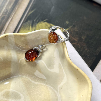 Bague avec ambre cognac naturel de la mer Baltique goutte, en argent rhodié 925