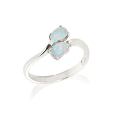 Anello con opale bianco...