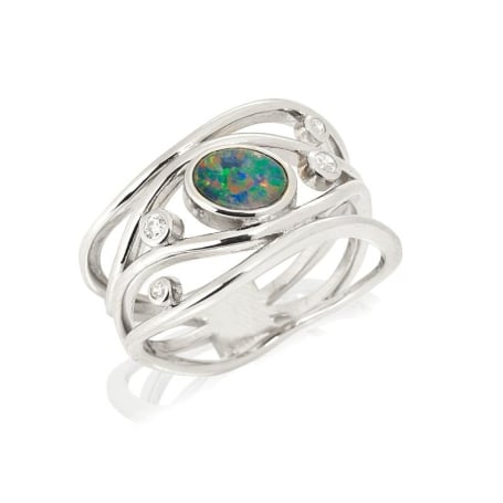 Anello con opale doppietto ovale e ossido di zirconio, in argento 925 rodiato