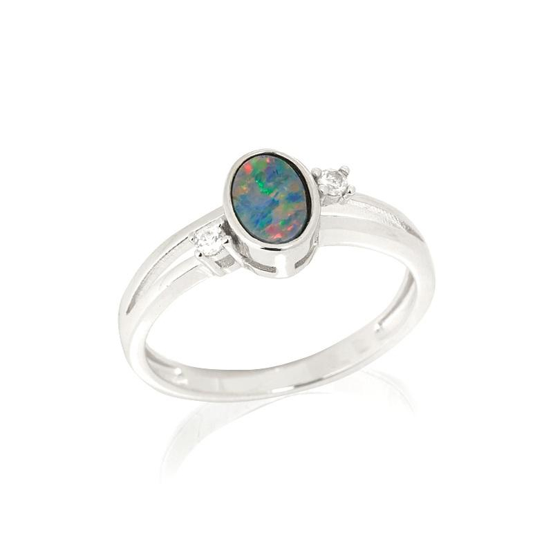 Ring with oval doublet opal and zirconium oxide, in 925 rhodium-plated silver