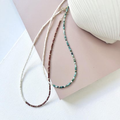 Bracelet with natural green onyx in cube, in gold plated 925 silver, length 15.5+3 cm