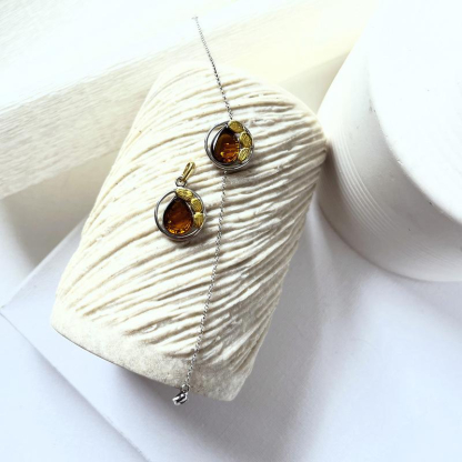 Colgante con ámbar coñac natural, plata 925 rodiada, diámetro 1,8+0,8 cm