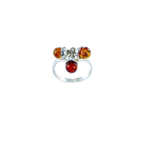 Ring met natuurlijke cognac barnsteen uit de Oostzee, in 925 gerhodineerd zilver