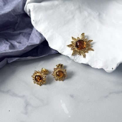 Sun pendant with natural cognac amber, in 925 gold plated silver