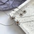 Collier fleur avec ambre cognac naturel, en argent rhodié 925, longueur 41+5 cm