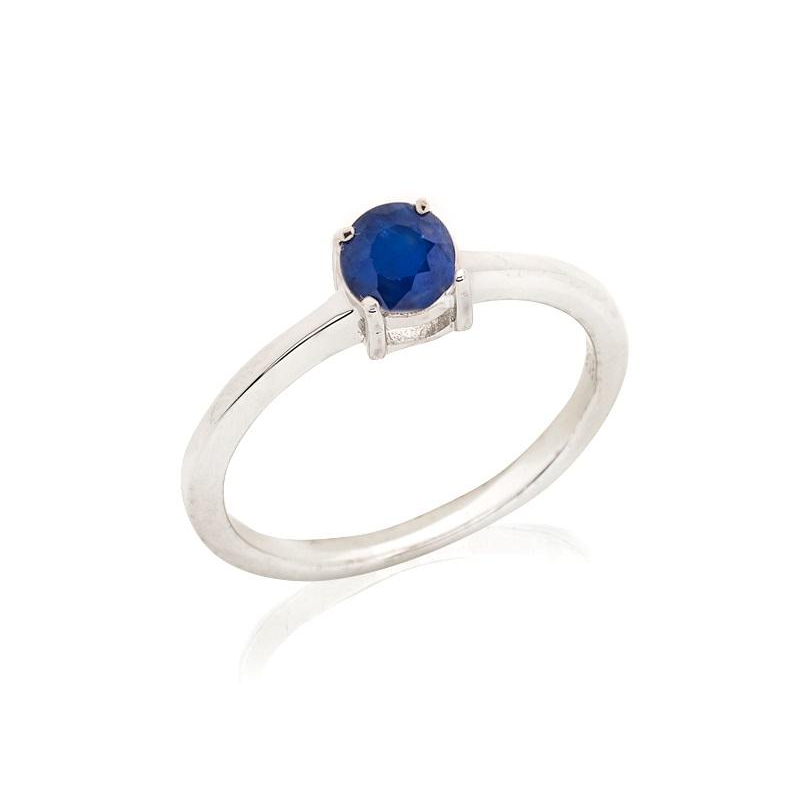 Round ring with round natural blue sapphire, in 925 rhodium silver