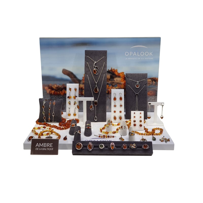 Kit de bijoux en ambre et présentoirs pour implantation