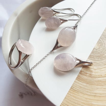 Natural oval rose quartz pendant, rhodium-plated 925 silver, 1.2x2.5 cm