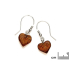 Hartvormige oorbellen met natuurlijk cognac-amber, in gerhodineerd zilver 925