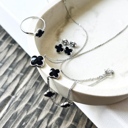 Clover bracelet with natural black onyx, in rhodium-plated 925 silver, length 15.5+3