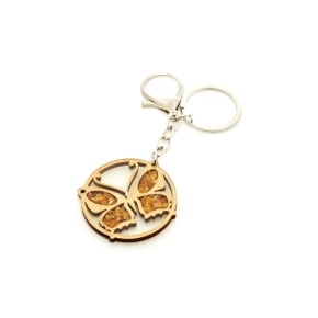 Amber butterfly keyring, diameter 4.3 cm