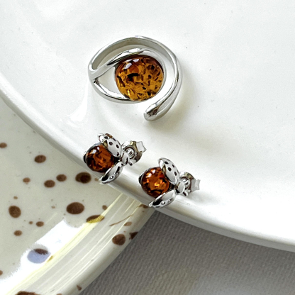 Baltische barnsteenring cognac rond, gerhodineerd 925 zilver, 1,5x2 cm
