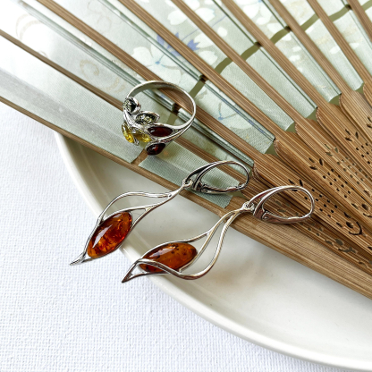 Oval cognac Baltic amber dangle earrings, rhodium-plated 925 silver, 10x15 mm