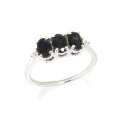 Natural oval blue sapphire...