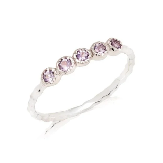 Ring with natural purple amethyst, in rhodium-plated silver 925