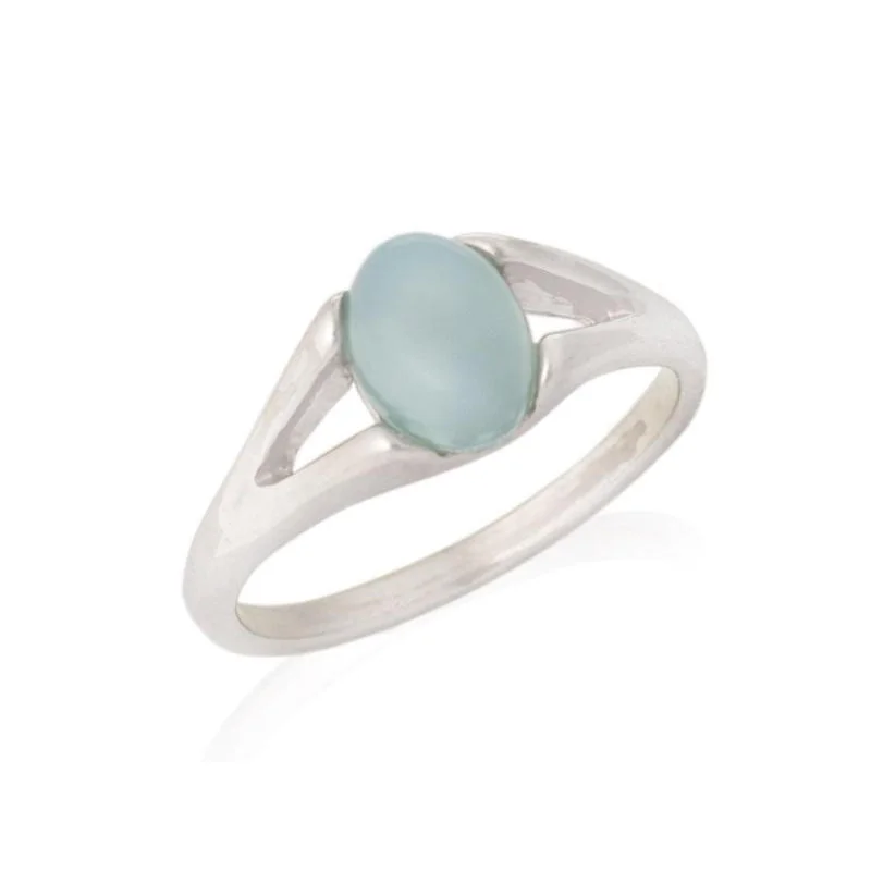 Ring with natural aqua tinted agate, in rhodium-plated silver 925