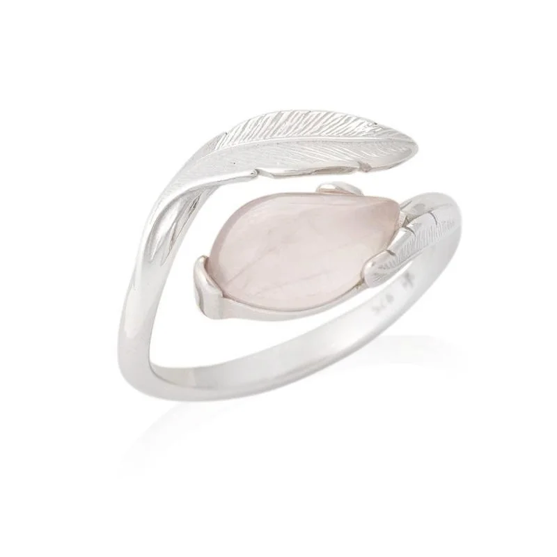 Ring with natural rose quartz, in 925 rhodium silver