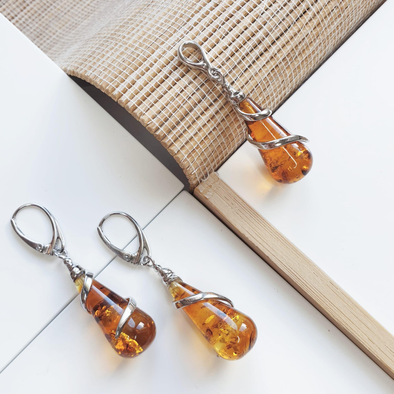 Ciondolo in ambra baltica cognac goccia naturale, argento rodiato 925, 10x27 mm — foto 2