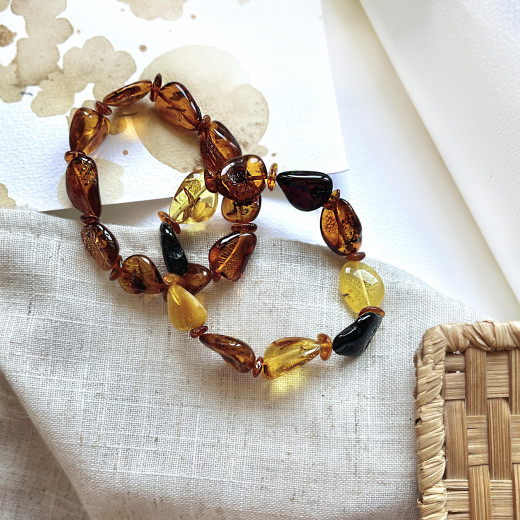 Bracelet with natural cognac amber from the Baltic Sea, length 19 cm