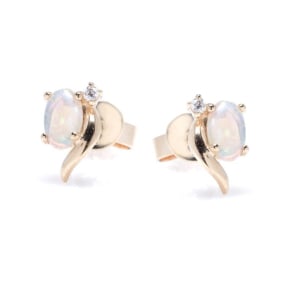 Ohrringe mit Opal und Diamanten, in 750er Gold