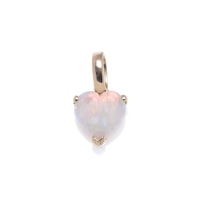 Pendente coração com opala branca natural da Austrália, em ouro 750/1000