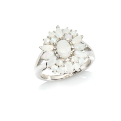 Bague avec opale blanche...