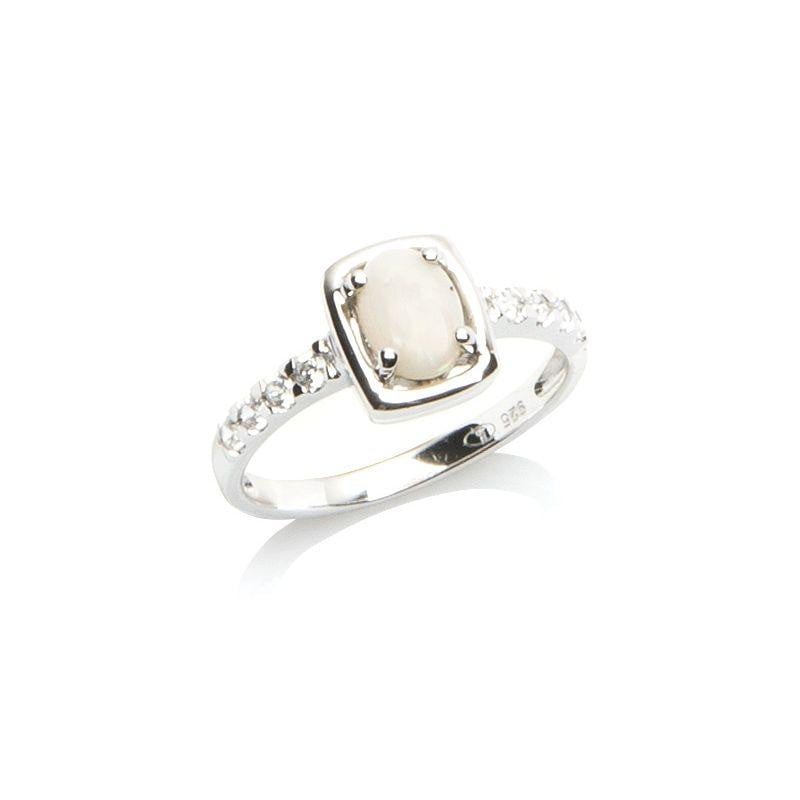 Anillo con ópalo ovalado y óxido de circonio, en plata 925 rodiada