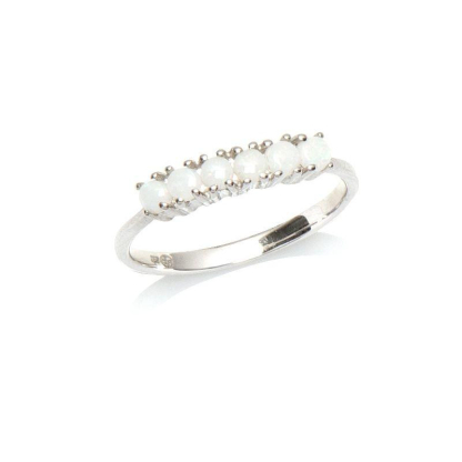 Ring met natuurlijk wit opaal uit Australië, rond, in gerhodineerd zilver 925