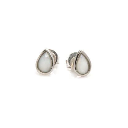 Pendientes con gota de ópalo blanco natural, en plata 925 rodiada