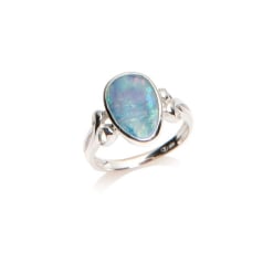 Ring met Australische...