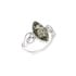Ring met groene barnsteen van de Baltische Zee shuttle, gemaakt van gerhodineerd zilver 925