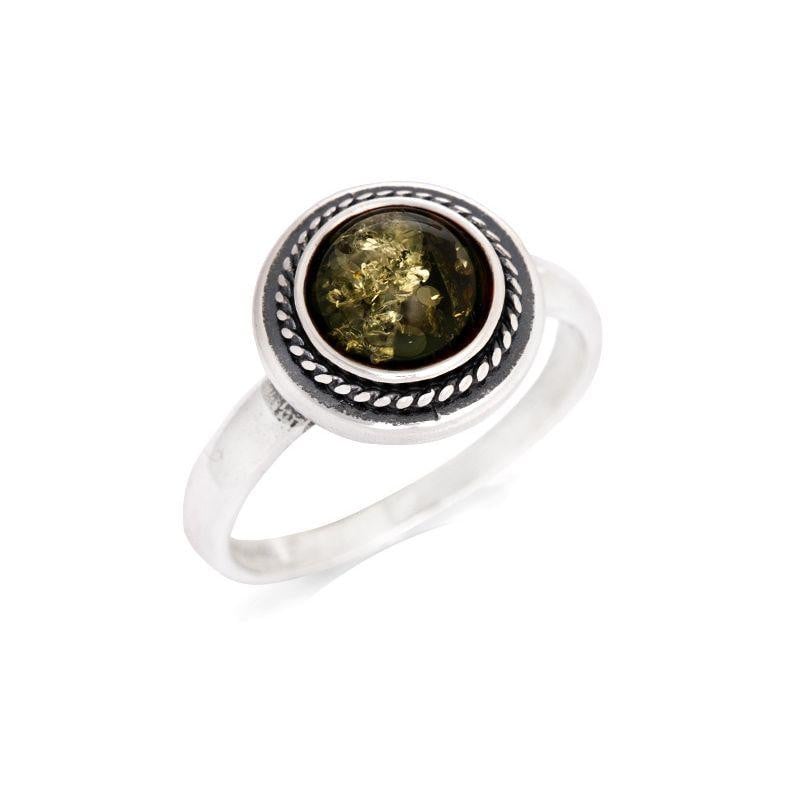 Ring met natuurlijke groene barnsteen uit de Baltische Zee, rond, gemaakt van verouderd zilver 925
