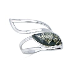 Ring met groene barnsteen...