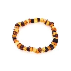 Armband met natuurlijk veelkleurig barnsteen uit de Baltische Zee, lengte 19 cm