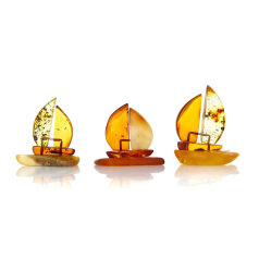 Amber tekne heykelciği,...