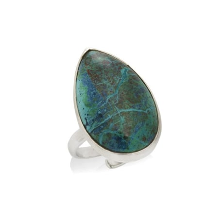 Ring met natuurlijk blauw shattuckiet, in gerhodineerd zilver 925