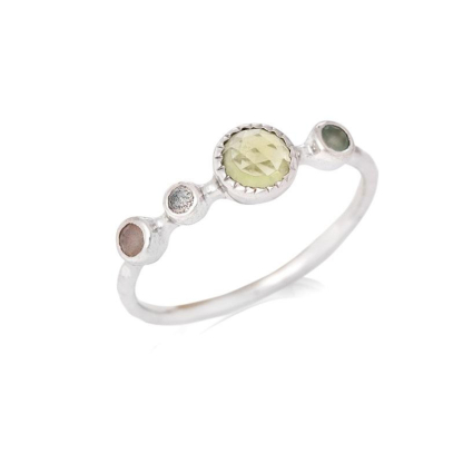 Anillo con piedras multicolores naturales, en plata 925 rodiada