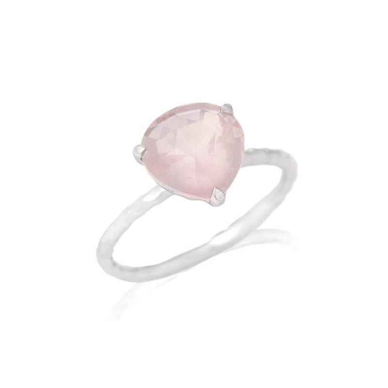 Anel coração com quartzo rosa natural, em prata 925 banhada a ródio
