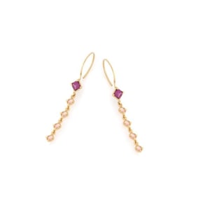 Brincos com granada e quartzo rosa, em prata dourado 925