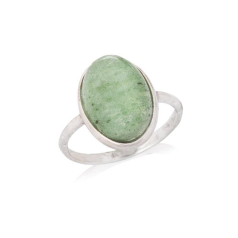 Ring met ovale natuurlijke...