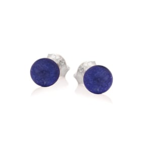 Brincos com bola de lápis-lazúli azul natural, em prata 925 banhada a ródio