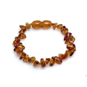 Bracelet bébé avec ambre cognac chips, fermoir vis, longueur 12-13 cm