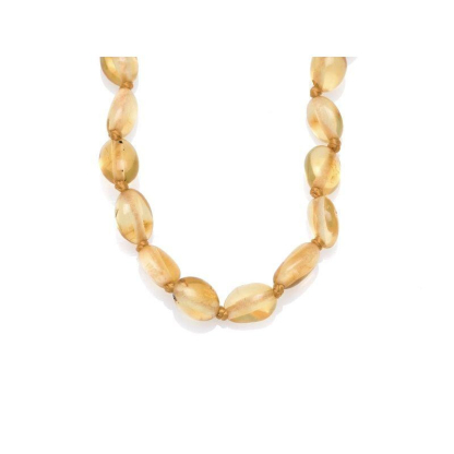 Collier enfant avec ambre miel olive, fermoir vis, longueur 32 - 33 cm